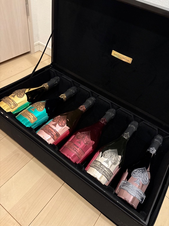 アルマンドアタッシュケース（お酒）の商品画像 - 査定依頼日：2026年1月4日 - 最高査定価格：300,000円