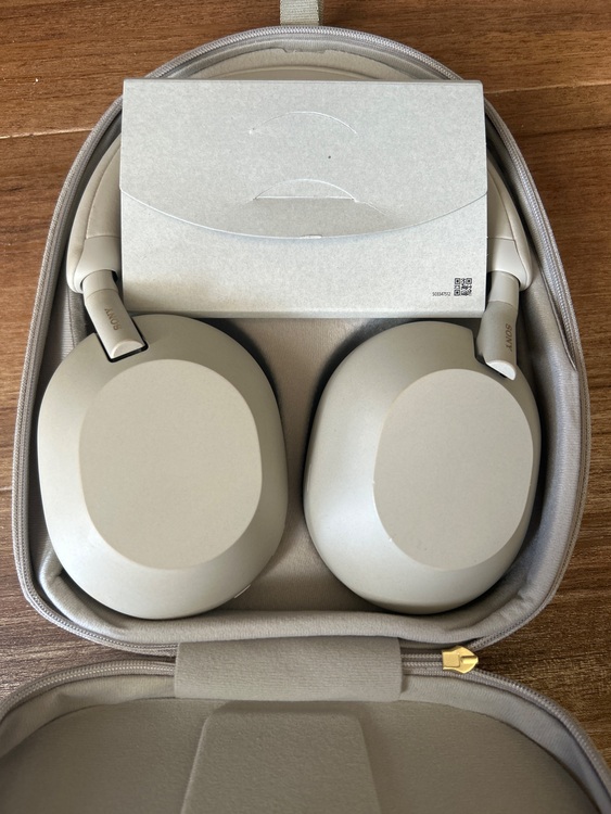 SONY WH-1000XM5-SM プラチナシルバー（オーディオ・スピーカー）の商品画像 - 査定依頼日：2025年11月15日 - 最高査定価格：12,000円