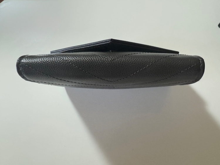 イブサンローラン  （ブランドバッグ）の商品画像 - 査定依頼日：2025年6月19日 - 最高査定価格：42,000円