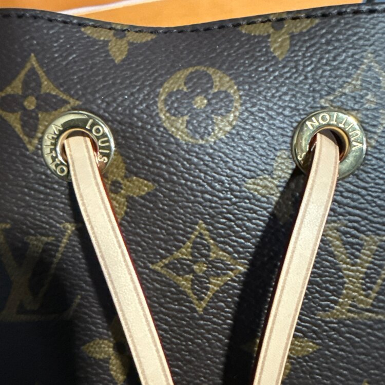 ネオノエbb（ブランドバッグ）の商品画像 - 査定依頼日：2025年4月21日 - 最高査定価格：250,000円