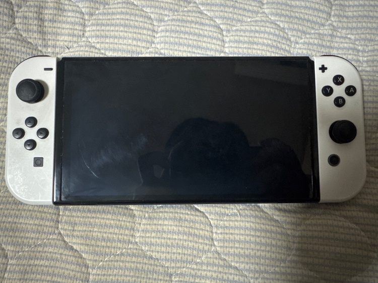 任天堂switch有機EL（ゲーム機本体・ゲームソフト）の商品画像 - 査定依頼日：2026年5月1日 - 最高査定価格：12,000円