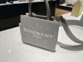 ジバンシィ  （ブランドバッグ）の商品画像 - 査定依頼日：2025年3月5日 - 最高査定価格：60,000円