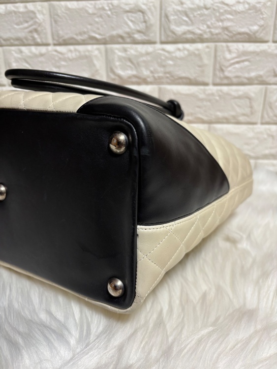 CHANEL カンボンライン トートーバッグ ホワイト（ブランドバッグ）の商品画像 - 査定依頼日：2025年12月7日 - 最高査定価格：220,000円