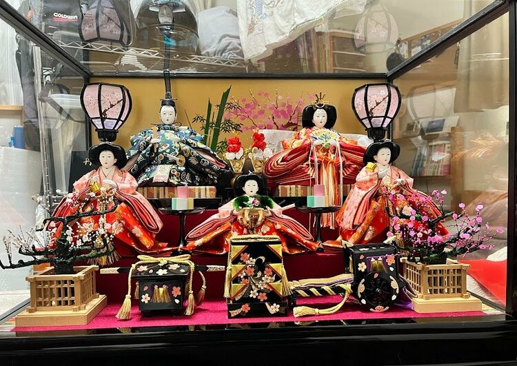 ひな人形（美術品・骨董品）の商品画像 - 査定依頼日：2026年8月13日 - 最高査定価格：3,000円