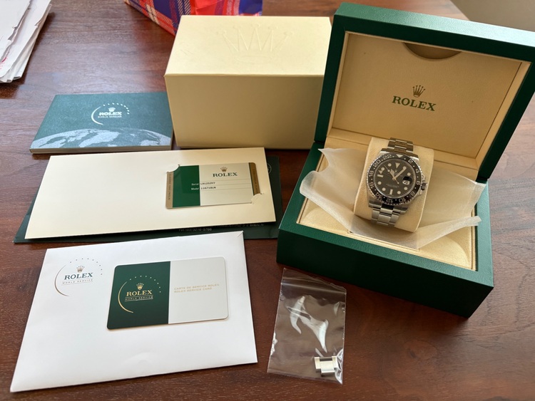 ロレックス GMTマスター 116710l（高級時計）の商品画像 - 査定依頼日：2025年10月30日 - 最高査定価格：1,850,000円