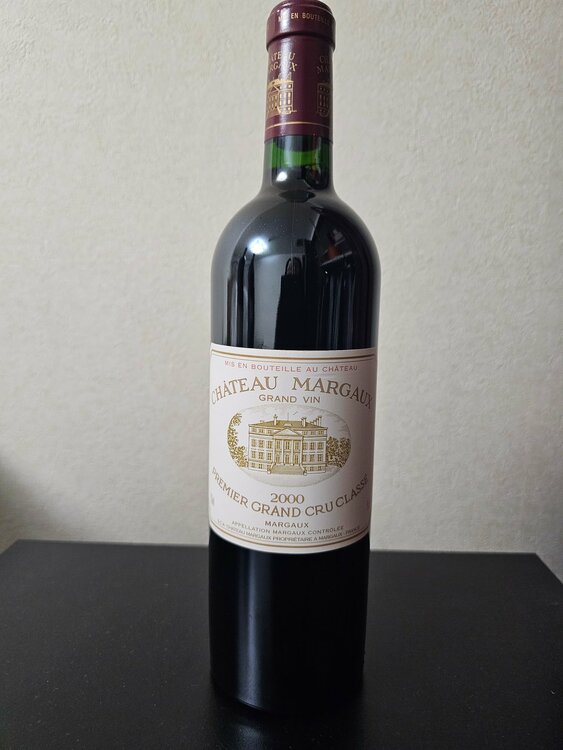 シャトーマルゴー2000（お酒）の商品画像 - 査定依頼日：2025年12月12日 - 最高査定価格：107,000円