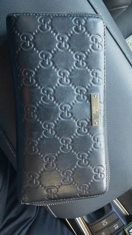 307980 黒（ブランド財布・小物）の商品画像 - 査定依頼日：2025年10月17日 - 最高査定価格：10,000円