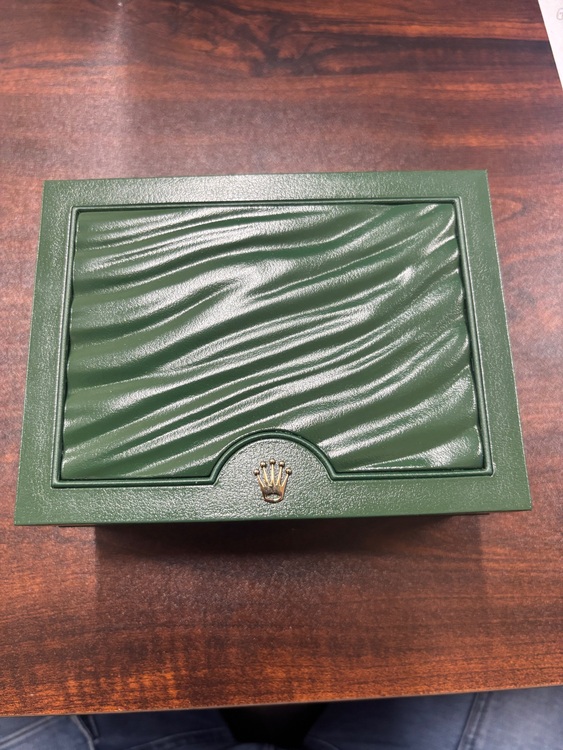 ロレックス ミルガウス 116400G（高級時計）の商品画像 - 査定依頼日：2025年8月5日 - 最高査定価格：1,350,000円