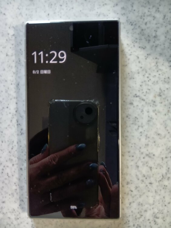 AQUOS AQUOS R9 docomo（スマホ）の商品画像 - 査定依頼日：2026年8月2日 - 最高査定価格：19,500円