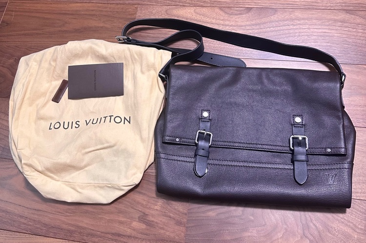 ルイヴィトン タイガ （ブランドバッグ）の商品画像 - 査定依頼日：2025年8月17日 - 最高査定価格：100,000円