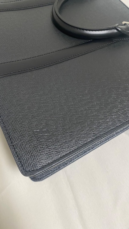 ？ビジネスバッグ（ブランドバッグ）の商品画像 - 査定依頼日：2025年9月16日 - 最高査定価格：60,000円