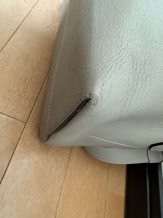 フェンディ  （ブランドバッグ）の商品画像 - 査定依頼日：2025年4月9日 - 最高査定価格：25,000円