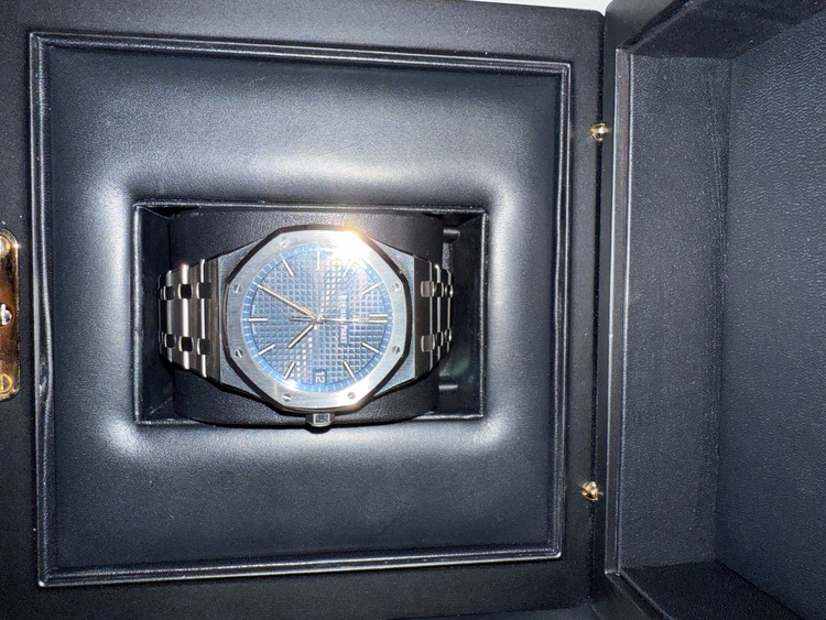 オーデマピゲ ロイヤルオーク 3000-0000-0024-055（高級時計）の商品画像 - 査定依頼日：2025年8月6日 - 最高査定価格：6,300,000円