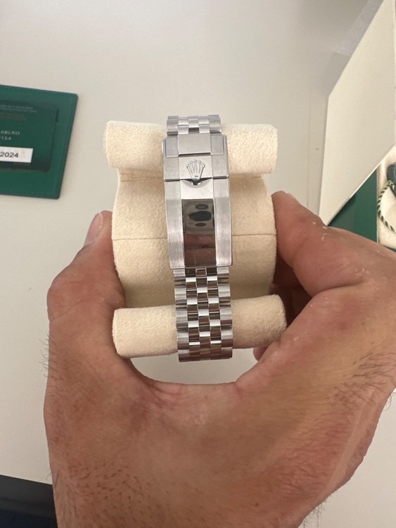 GMTマスター2（高級時計）の商品画像 - 査定依頼日：2025年9月16日 - 最高査定価格：3,250,000円