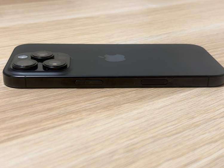 iPhone iPhone 16 Pro 512GB SIMフリー（スマホ）の商品画像 - 査定依頼日：2026年9月20日 - 最高査定価格：130,500円