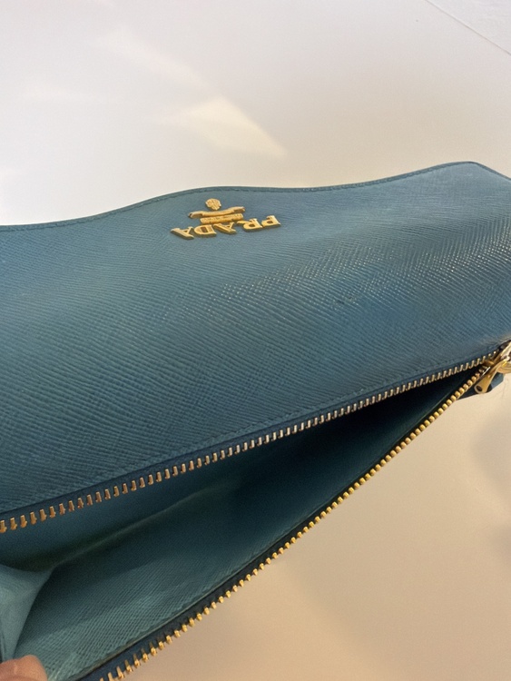 PRADA 長財布　ブルー（ブランド財布・小物）の商品画像 - 査定依頼日：2026年7月20日 - 最高査定価格：100,000円