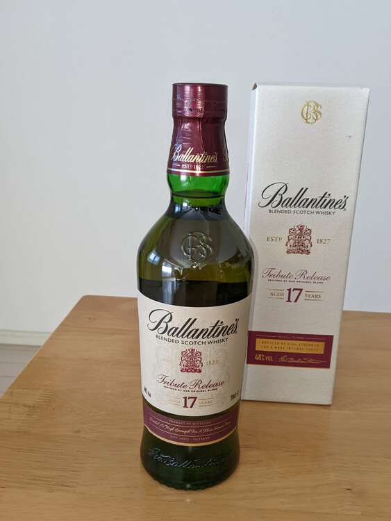 ウイスキー バランタイン （お酒）の商品画像 - 査定依頼日：2025年1月26日 - 最高査定価格：4,000円