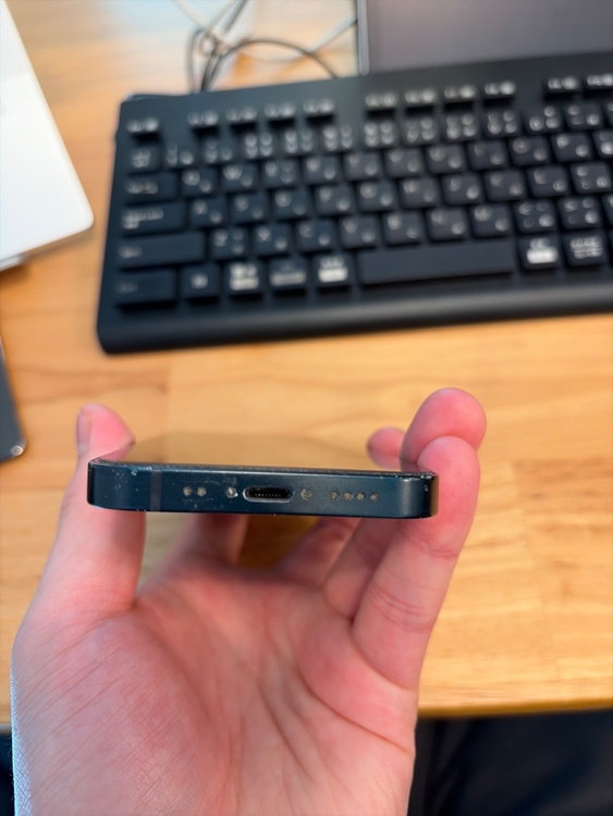 iPhone13mini（スマホ）の商品画像 - 査定依頼日：2026年6月9日 - 最高査定価格：35,500円