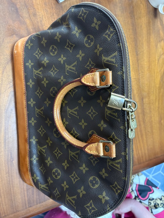 アルマ（ブランドバッグ）の商品画像 - 査定依頼日：2026年4月7日 - 最高査定価格：65,000円