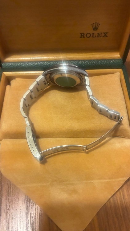 ロレックス パーペチュアルデイト Rolex Oyster Perpetual Ref.15200/カラー:ぴを（高級時計）の商品画像 - 査定依頼日：2025年12月20日 - 最高査定価格：750,000円