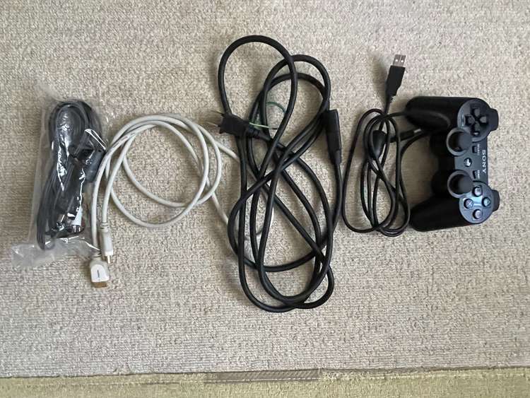 PS3　型式CECHL00（ゲーム機本体・ゲームソフト）の商品画像 - 査定依頼日：2023年8月30日 - 最高査定価格：2,500円