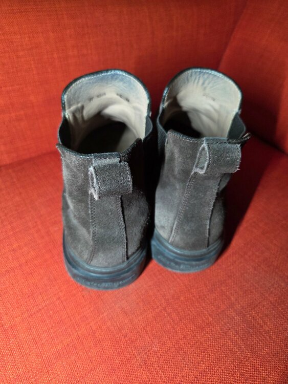 サルバトーレフェラガモサイドゴアブーツスエード（古着・ファッション）の商品画像 - 査定依頼日：2026年2月26日 - 最高査定価格：3,000円