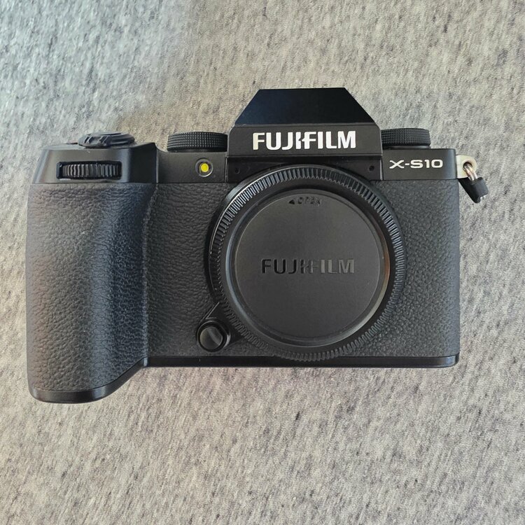 FUJIFILM X-S10 XC15-45mmF3.5-5.6 OIS PZ（カメラ）の商品画像 - 査定依頼日：2026年5月24日 - 最高査定価格：105,000円