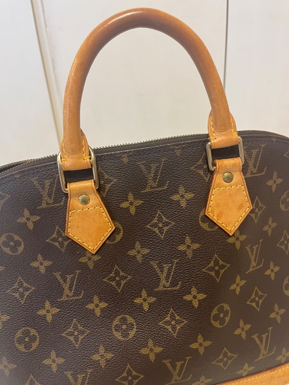 ルイヴィトン アルマ （ブランドバッグ）の商品画像 - 査定依頼日：2025年10月31日 - 最高査定価格：70,000円