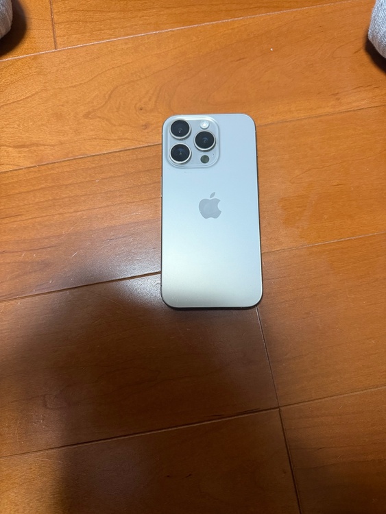 iPhone iPhone 15 Pro 256GB Softbank（スマホ）の商品画像 - 査定依頼日：2026年6月25日 - 最高査定価格：81,000円