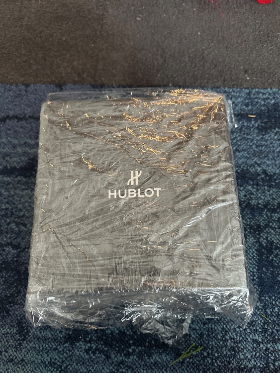 ウブロ ビックバン 114229（高級時計）の商品画像 - 査定依頼日：2025年12月7日 - 最高査定価格：1,400,000円