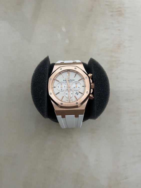 オーデマピゲ ロイヤルオーク 26320OR.OO.D088CR.0（高級時計）の商品画像 - 査定依頼日：2025年8月14日 - 最高査定価格：6,800,000円