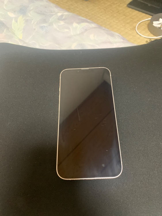 iPhone13赤ロムホワイト（スマホ）の商品画像 - 査定依頼日：2025年9月18日 - 最高査定価格：34,000円