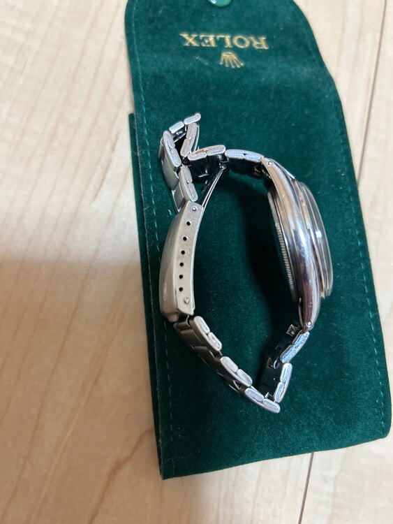 ロレックス エクスプローラー 550（高級時計）の商品画像 - 査定依頼日：2024年12月8日 - 最高査定価格：1,000,000円