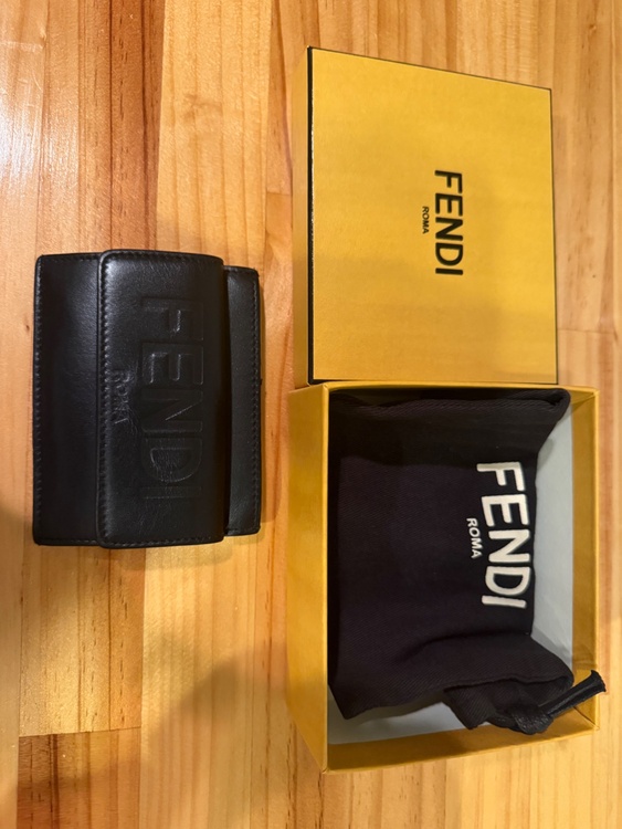 フェンディ  （ブランドバッグ）の商品画像 - 査定依頼日：2025年12月23日 - 最高査定価格：25,000円