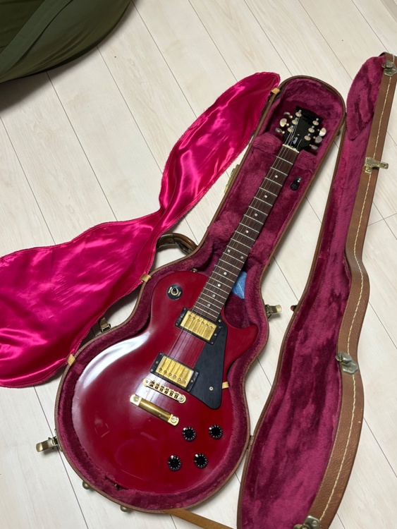 Gibson Les Paul Studio 1998 WineRed（ピアノ・楽器・PA機材）の商品画像 - 査定依頼日：2026年5月18日 - 最高査定価格：83,000円