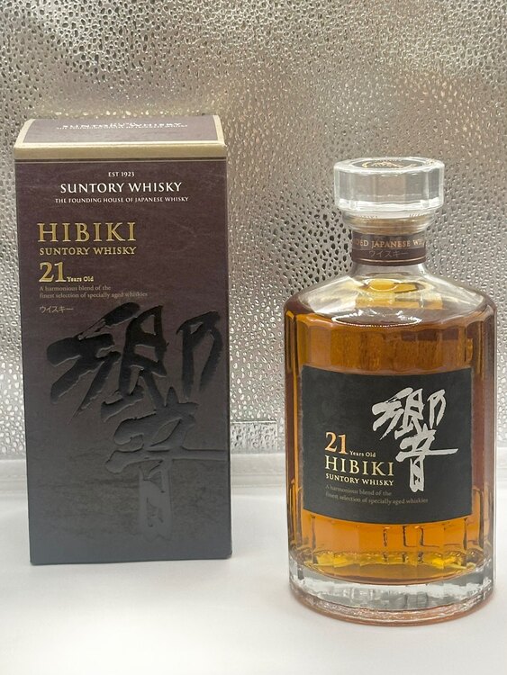 サントリー　響21年（お酒）の商品画像 - 査定依頼日：2025年1月15日 - 最高査定価格：70,000円