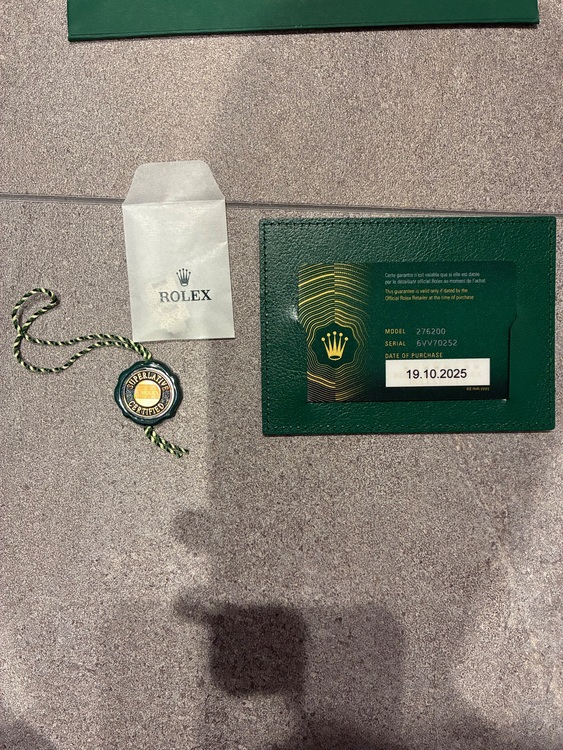 オイスターパーペチュアル　ベージュ　28㎜（高級時計）の商品画像 - 査定依頼日：2025年10月26日 - 最高査定価格：1,150,000円