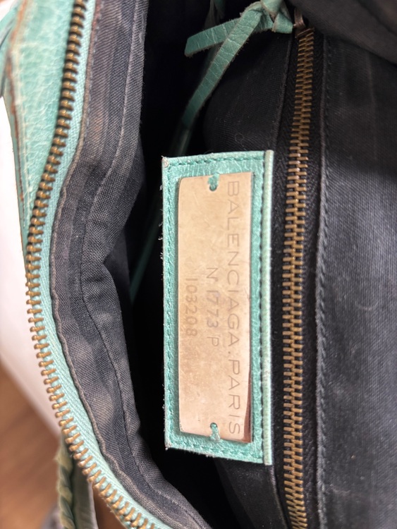 バレンシアガ  （ブランドバッグ）の商品画像 - 査定依頼日：2025年10月31日 - 最高査定価格：50,000円