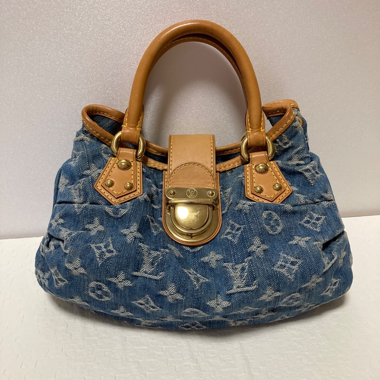 プリーティ（ブランドバッグ）の商品画像 - 査定依頼日：2025年11月30日 - 最高査定価格：350,000円