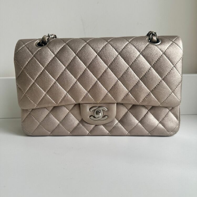 マトラッセ（ブランドバッグ）の商品画像 - 査定依頼日：2025年8月28日 - 最高査定価格：700,000円