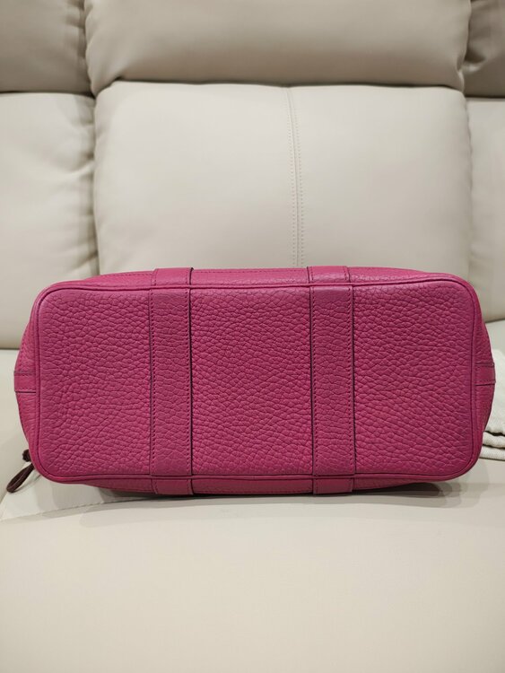 ネゴンダPM（ブランドバッグ）の商品画像 - 査定依頼日：2026年4月20日 - 最高査定価格：300,000円