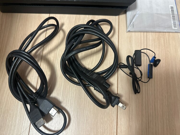 PS4本体（ゲーム機本体・ゲームソフト）の商品画像 - 査定依頼日：2025年1月9日 - 最高査定価格：12,000円