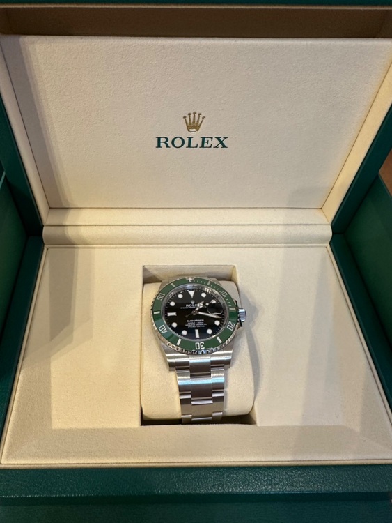 サブマリーナデイト緑（高級時計）の商品画像 - 査定依頼日：2025年10月12日 - 最高査定価格：2,420,000円