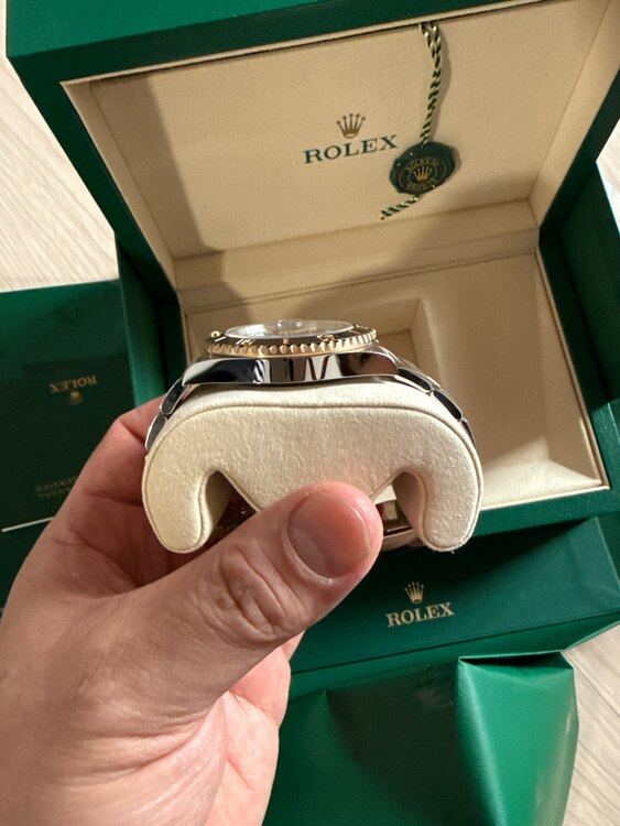 ロレックス サブマリーナー 116610Ln（高級時計）の商品画像 - 査定依頼日：2025年5月26日 - 最高査定価格：2,700,000円