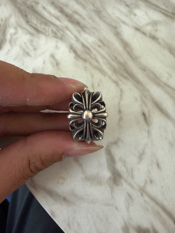 ダブルフローラルクロスリング（古着・ファッション）の商品画像 - 査定依頼日：2026年3月28日 - 最高査定価格：100,000円