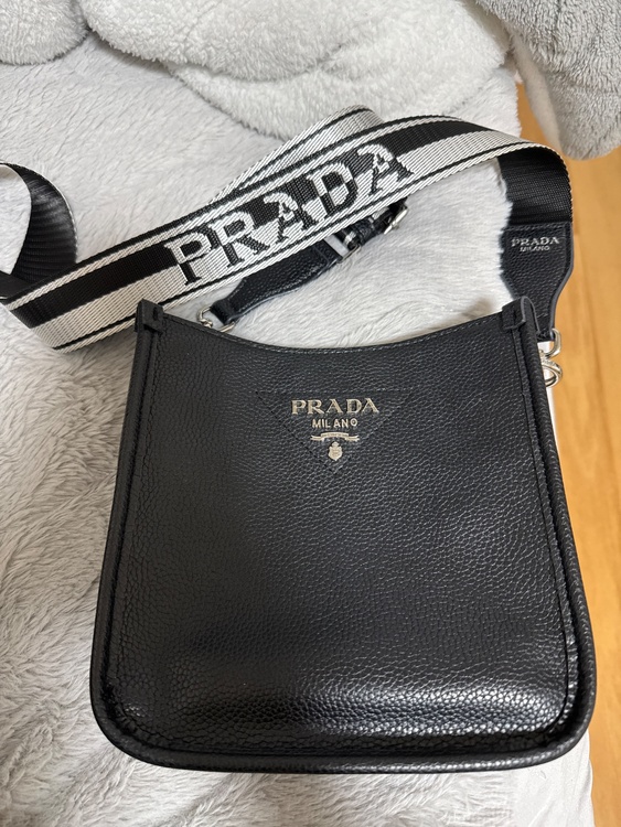 プラダ  （ブランドバッグ）の商品画像 - 査定依頼日：2025年12月15日 - 最高査定価格：150,000円