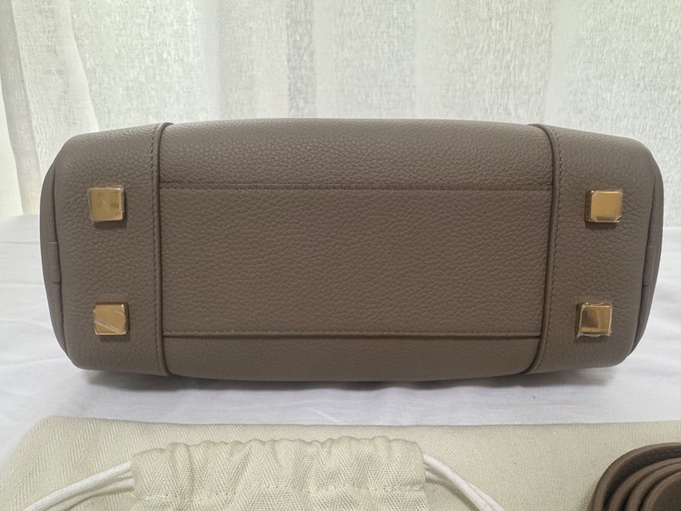 ロエベアマソナ23（ブランドバッグ）の商品画像 - 査定依頼日：2025年12月24日 - 最高査定価格：70,000円