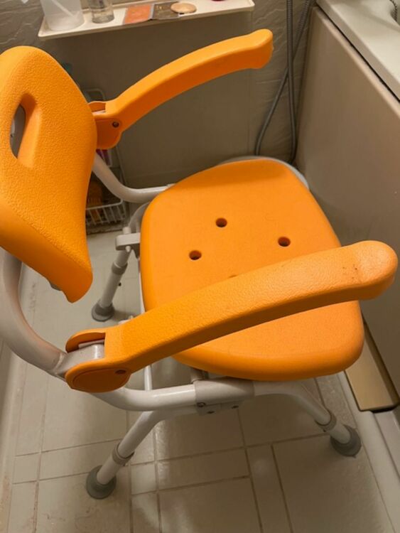 風呂用椅子（介護用品）の商品画像 - 査定依頼日：2025年9月24日 - 最高査定価格：2,000円