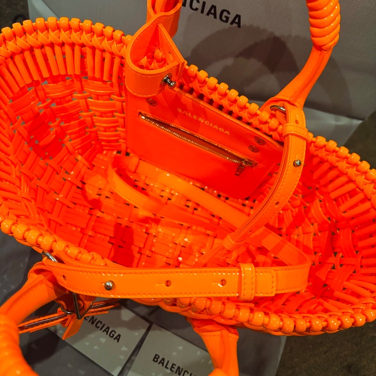 バレンシアガ  （ブランドバッグ）の商品画像 - 査定依頼日：2025年9月17日 - 最高査定価格：63,000円