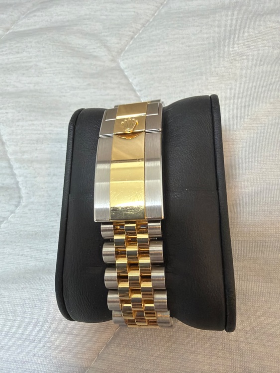 ロレックス GMTマスター 昨年の年末にこうにゅ（高級時計）の商品画像 - 査定依頼日：2025年10月21日 - 最高査定価格：3,200,000円